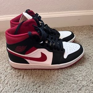 Red Jordan 1 Mid M8.5